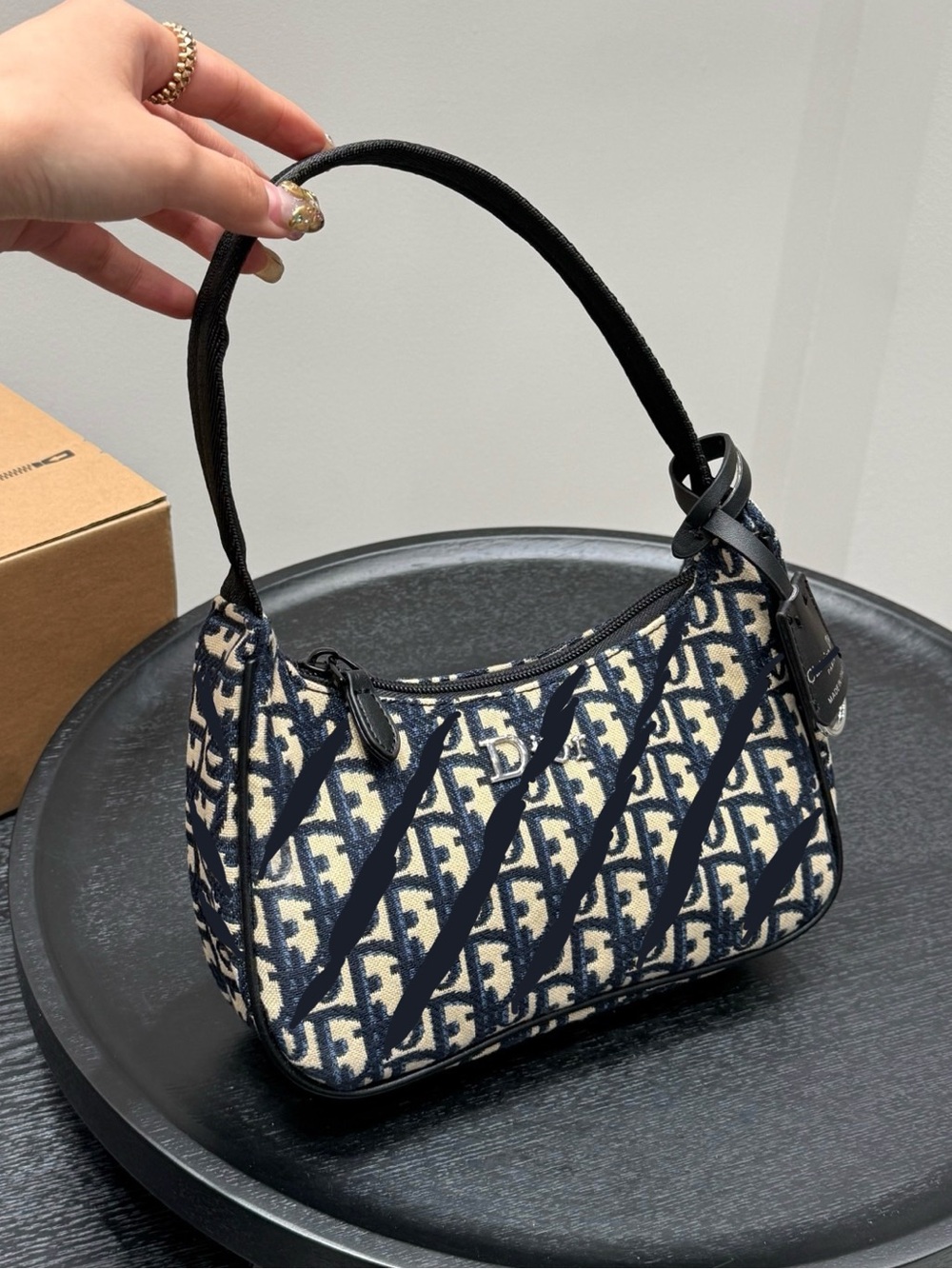New women’s navy fashion shoulder bag